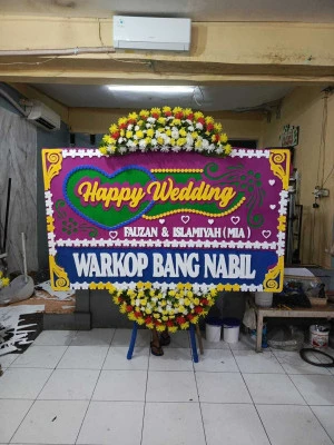 Papan Bunga di Wironatan Butuh